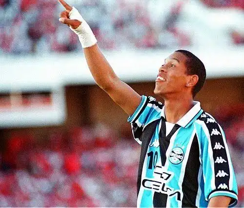 这不仅是在 这不仅是在