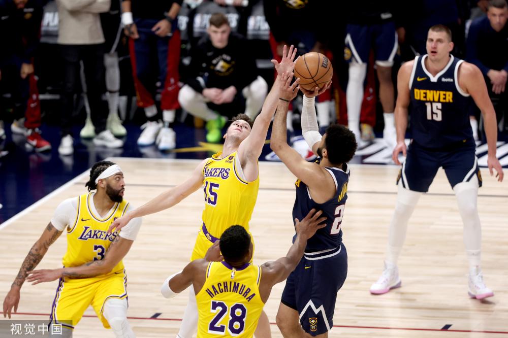 的地位更趋 的地位更趋